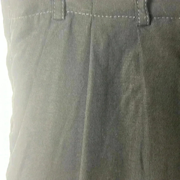 BCBGMaxAzria Pleated Aldan Shorts Size 4 Black - Picture 3 of 9